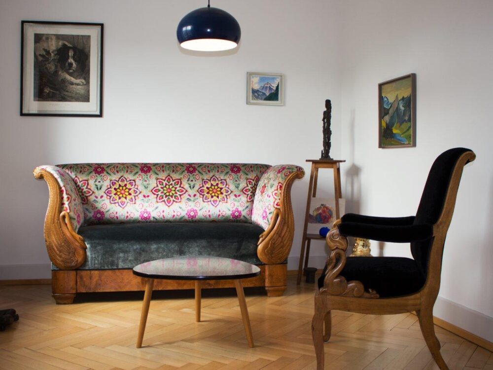 ScheuberAG_Polsterei_antikes Sofa