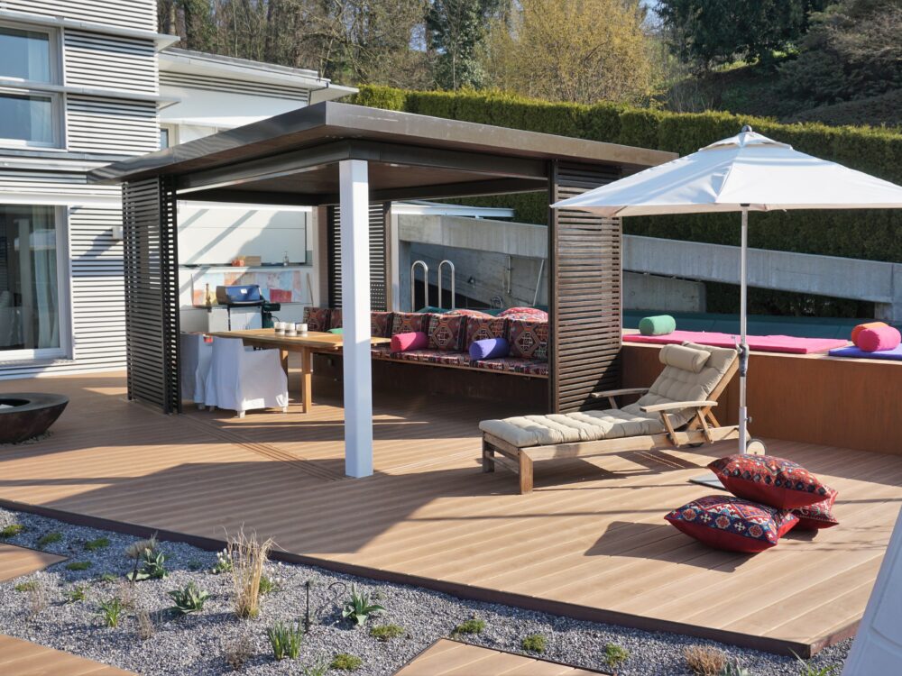 ScheuberAG_Polsterei_Outdoorkissen und Bank