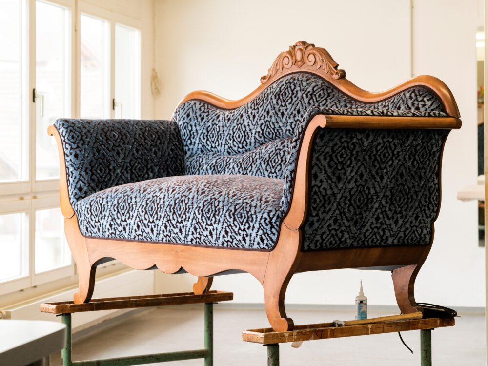 ScheuberAG_Polsterei_antikes Sofa